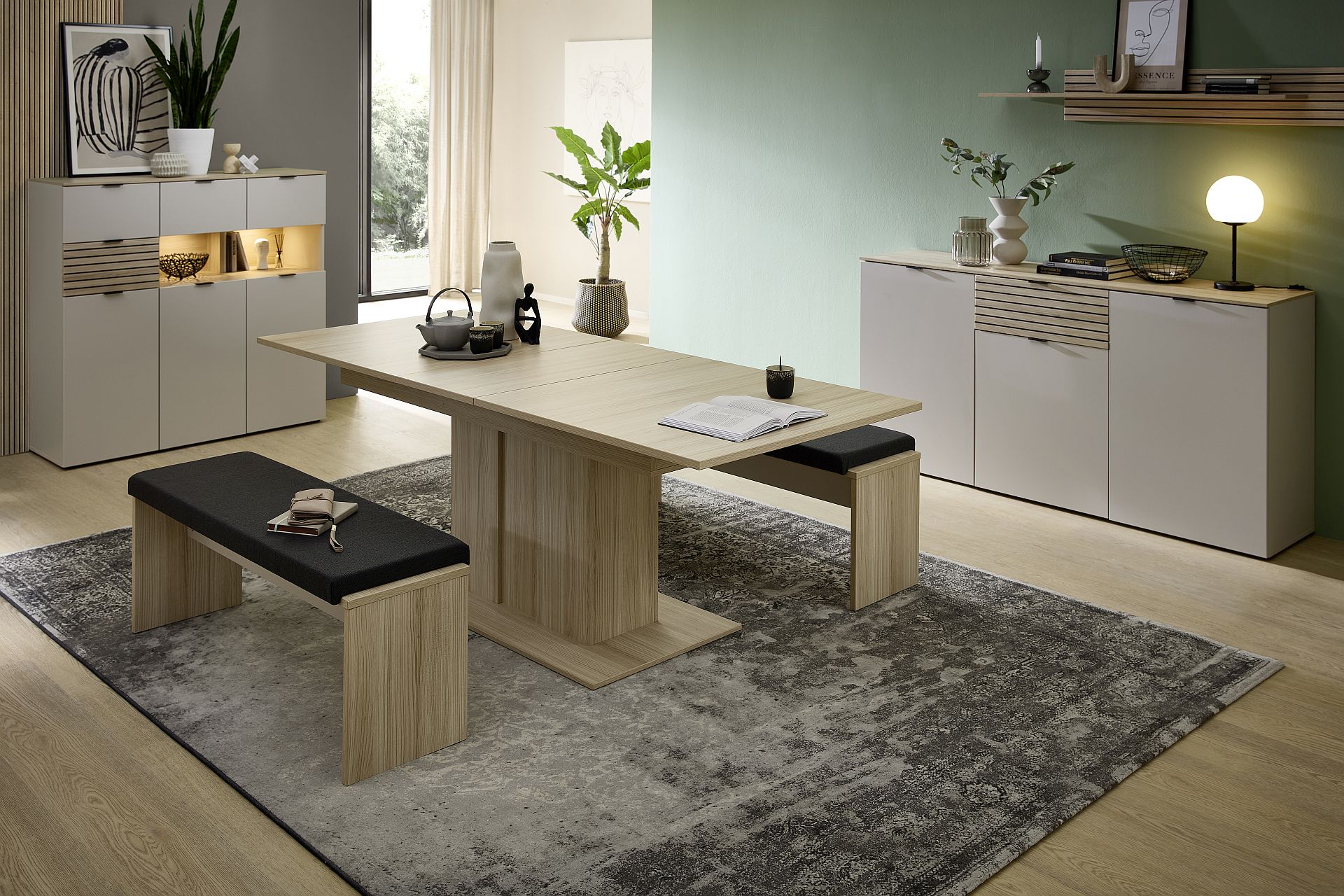 Nábytek do obývacího pokoje a jídelny ALBA II._ sestava "dining room 3"_ typy 20+22+40+20 S1 RM 04+2x 20 S1 RM 03_ včetně LED osvětlení_ jídelní stůl rozložený-220 cm_ foto s dekoracemi_ obr. 2 Nábytek do obývacího pokoje a jídelny ALBA II._ sestava "dining room 3"_ typy 20+22+40+20 S1 RM 04+2x 20 S1 RM 03_ včetně LED osvětlení_ jídelní stůl rozložený-220 cm_ foto s dekoracemi_ obr. 2