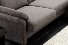 Sedací souprava MULTI_detail výsuvného sedáku_v látce Cinema black-beige_obr. 22 Sedací souprava MULTI_detail výsuvného sedáku_v látce Cinema black-beige_obr. 22