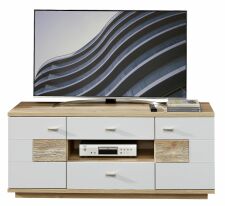 Nábytek do obývacího pokoje ESCALA_ TV- spodní díl 4A 12 MH 30_ rozměry š/v/h_ 155/60/48 cm_ čelní pohled_ foto s dekorací_ volitelné LED osvětlení v příslušenství_ obr. 9 Nábytek do obývacího pokoje ESCALA_ TV- spodní díl 4A 12 MH 30_ rozměry š/v/h_ 155/60/48 cm_ čelní pohled_ foto s dekorací_ volitelné LED osvětlení v příslušenství_ obr. 9