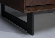 Obývací a jídelní nábytek MONTESSO_ detail kovových nohou_ obr. 3 Obývací a jídelní nábytek MONTESSO_ detail kovových nohou_ obr. 3