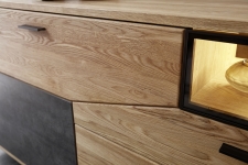 Obývací a jídelní nábytek LAUSANNE_detail předních ploch a rámů_obr. 12 Obývací a jídelní nábytek LAUSANNE_detail předních ploch a rámů_obr. 12