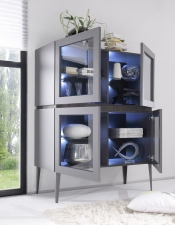Highboard REX_anthrazit-wenge_4 proskl. dvířka_otevřený Highboard REX_anthrazit-wenge_4 proskl. dvířka_otevřený