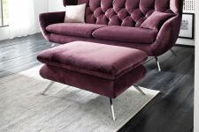 Sedací souprava SUSSEX_ taburet obdélníkový medium_ v látce Velvet purple_ obr. 38 Sedací souprava SUSSEX_ taburet obdélníkový medium_ v látce Velvet purple_ obr. 38