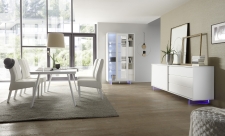 Obývací a jídelní nábytek TORINO_vitrina_sideboard_jídelní stůl 180 cm, nohy z akrylového skla_obr. 4 Obývací a jídelní nábytek TORINO_vitrina_sideboard_jídelní stůl 180 cm, nohy z akrylového skla_obr. 4